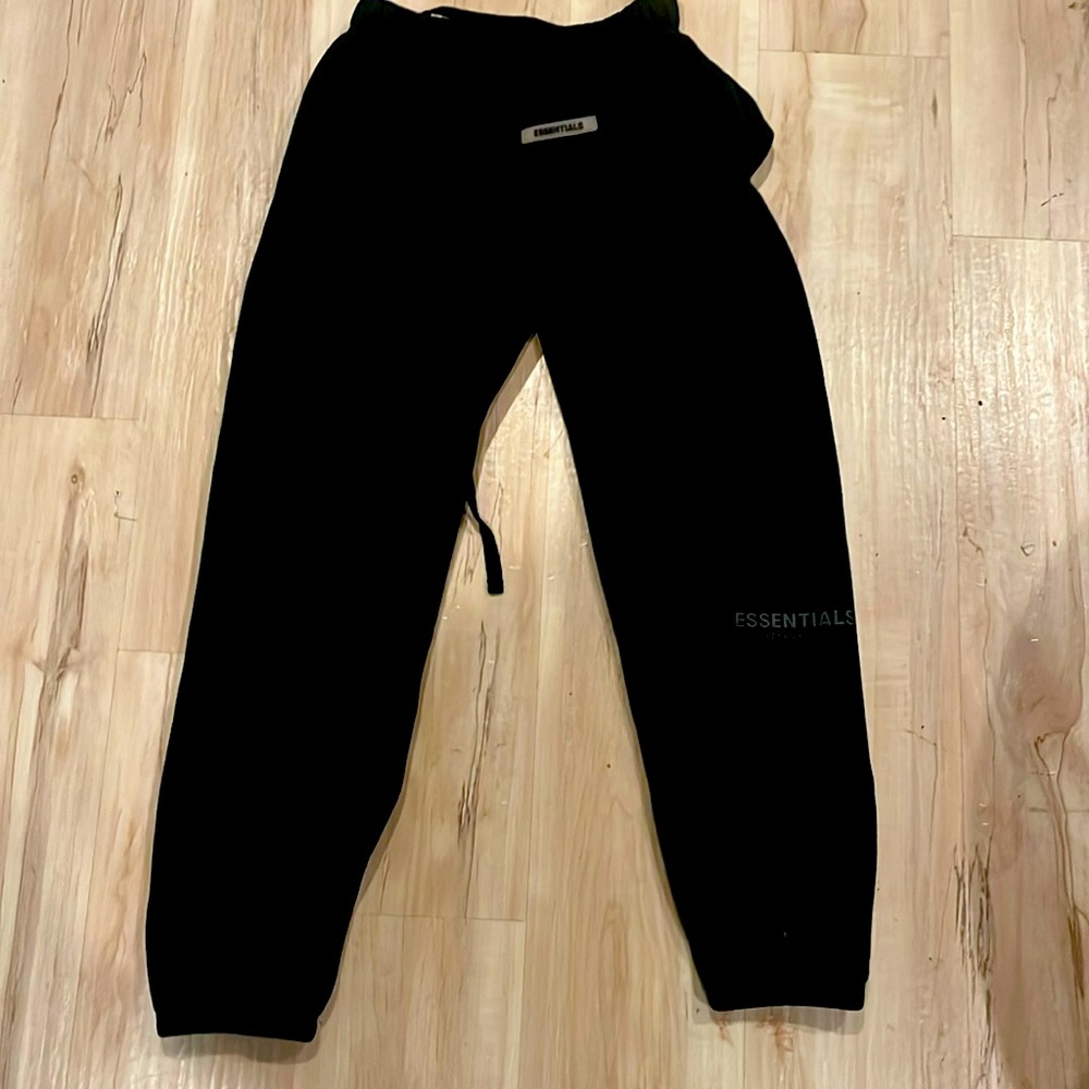 COPY - Brand - ESSENTIALS, Size - Medium, Color - Black